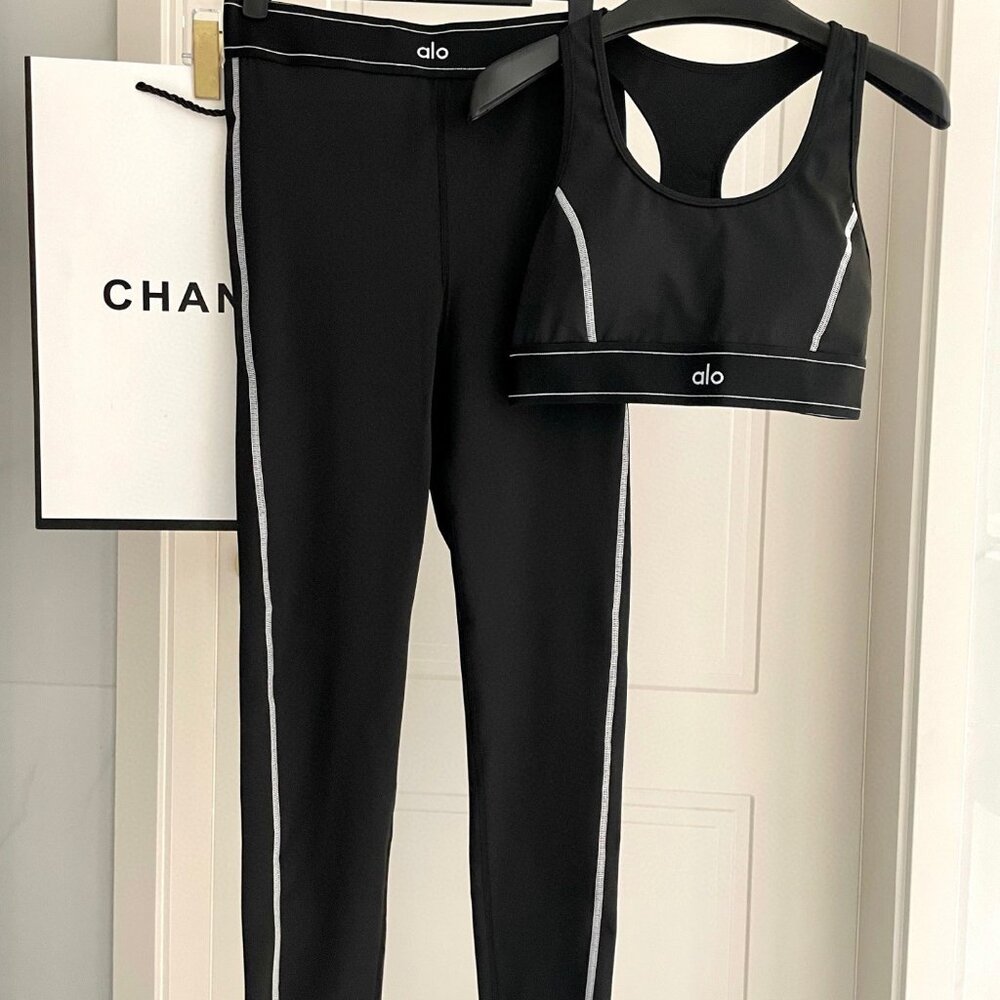 ALO Yoga Airline Women's Sports Bra and Leggings Set Sz M